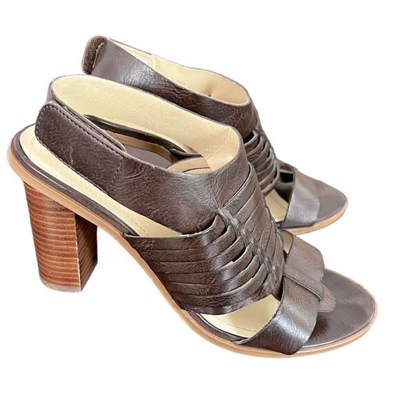 CHARLES BY Charles David JEEZE Ankle Strap Sandal Brown Leather -Size 8.5 - Picture 2 of 9